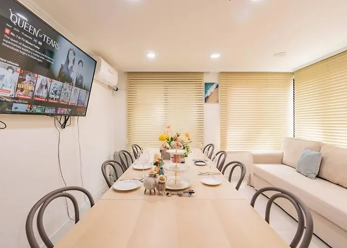 House For Large Families, Metro 2min, #security Villa