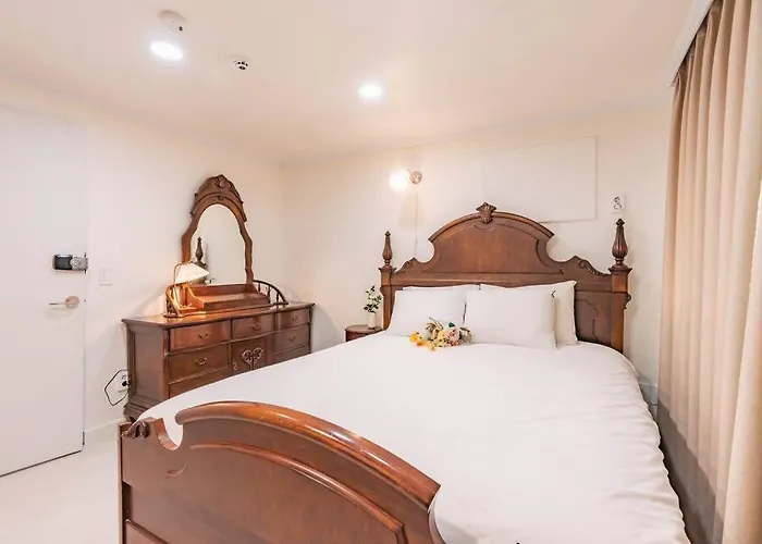House For Large Families, Metro 2min, #security *